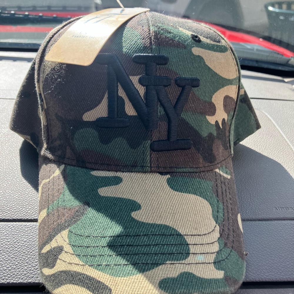 Men's Camouflage Baseball Cap with Embroidered NY Logo - Green Camo